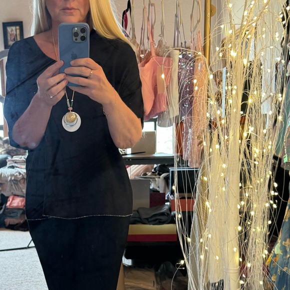 Italian Linen Silver Stitch Top, Made In Italy - Picture 2 of 8